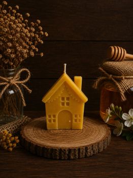 Transform your space into a warm and welcoming retreat with our&nbsp;House Candle. Beautifully shaped like a miniature home, this substantial candle is crafted from high-quality, clean-burning wax. At 100mm in length and 80mm in width, this 240g candle offers an impressive 40-hour burn time, making it the perfect centerpiece for long evenings or ambient decor. Its charming house design adds a cozy touch to any room, radiating gentle light and creating a calming atmosphere.

Dimensions:&nbsp;100mm (length) x 80mm (width)
Weight:&nbsp;240g
Burn Time:&nbsp;40 hours
Material:&nbsp;Premium, Eco-Friendly Wax (Non-Toxic and Clean-Burning)

Whether for your own space or as a unique gift, this candle brings the comfort of home wherever it's lit. 🕯️🏠