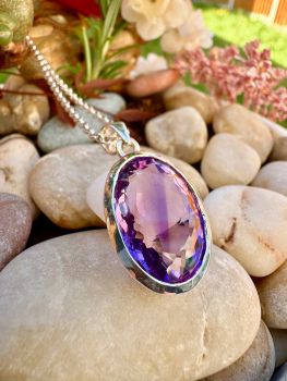 Large Round Cut Brazilian Amethyst Sterling Silver Necklace
Metal: Sterling Silver
Gem: Brazilian Amethyst&nbsp;
Amethyst Dimension: 20mm x 13.5mm
Birthstone: February