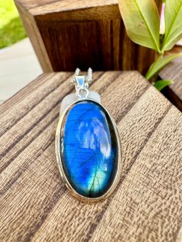 Natural Labradorite Sterling Silver Necklace| Blue Fire Labradorite Gemstone Silver Necklace

Labradorite Gemstone is used as a protection and strength stone. In many cultures, the use of this stone is believed to endow the owner with mystical powers and spiritual glory. It is also worn to arrest the effects of aging and empower the cleansing system of the body.