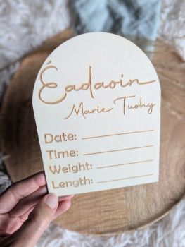 Celebrate your little one's arrival with our personalized wooden baby milestone plaques. Perfect for photo props, nursery keepsakes, or as a thoughtful gift, each plaque features your baby's name and birth stats, engraved on 3mm basswood for a timeless design you'll cherish forever.