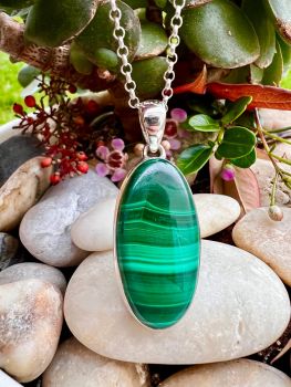 Malachite clears and activates the charkas and attunes to spiritual guidance. It opens the heart to unconditional love. Encourages risk-taking and change, breaks unwanted ties and outworn patterns, and teaches how to take responsibility for one&rsquo;s actions, thoughts and feelings.