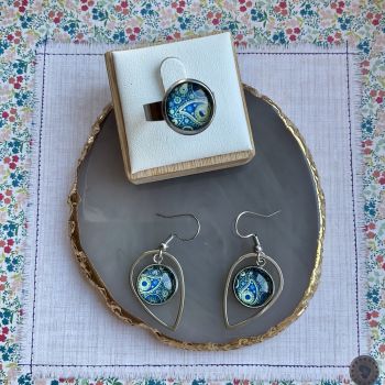 Handmade jewellery set. Coordinated earrings and ring.