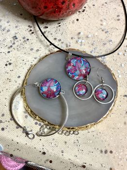 Handmade jewellery set.
