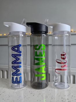 Personalised Re-Usable 700ml Drinks Water Bottle with Flip Straw
*700ml
*Size: 9 x 7 x 24.5cm
*Lightweight Plastic bottle with plastic flip straw
*In White or Black
*Perfect for Back to School 