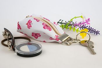 Keyholder pouch with zip, coin purse, cute gift. Handmade from colorful printed vinyl.
Handy little gift for teachers, women, children. Christmas gift, stocking filler, birthday gift.