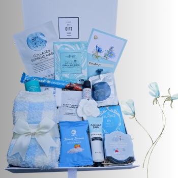 INCLUDED IN EACH BOX:
1_Collagen Supreme Mask
1_Steam Eye Mask&nbsp;
1_Fluffy Socks&nbsp;
1_Lip Mask
1_Eco Spa Treatment / Body Lotion, enriched with bio sunflower seed oil and rosemary seed extracts
1_Shower Steamer- Sea Salt &amp; Orange&nbsp;
1_Hand Cream &ndash; Almond Milk
1_Rose Soap&nbsp;
1_Pure Marine Collagen&nbsp;
2_Organic Tea bags
1_Yankee Candle&nbsp;
1_Essential Oil - Fresh Cotton&nbsp;
1_Lindor Milk Chocolate Bar
1_Our Handmade Greeting Card &ldquo;Especially For You&rdquo;
Presented in a Beautiful Ribboned White Gift Box
&nbsp;