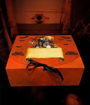 Personalised Halloween Box
Perfect for a movie night after all the trick n treating is done. Pop in a pair of Pj's for that extra special gift.
High quality print with luxury double faced satin ribbon.
Box measures 31x25x12cm. Personalised with a name in black vinyl.
Shipped flat.
Option to add Pj's