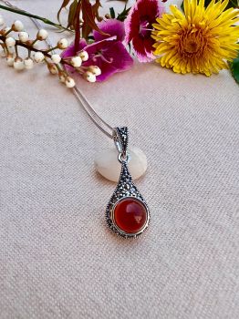 High polished oval Red Agate with sparkling Marcasite set in Silver Necklace and Earrings SET
Metal: Sterling Silver
Gem: Red Agate, Marcasite
Agate size: 6.5mm x 6.5mm
Earrings Size: 29mm x 11mm
Pendant Size :30mm x 12mm
Earrings Size:&nbsp;
Note: Earrings, Necklace and Set are all sold separately. Thank you.