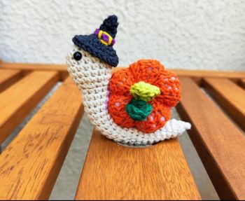 Halloween snail with pumpkin 🎃🐌🎃🐌 great cute gift for Halloween 🎃 🐌 🎃&nbsp;