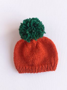 Hand knit baby pumpkin beanie with pompom, perfect for autumn/Halloween&nbsp;