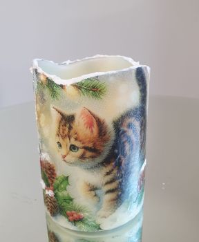 Luxury LED Candle decorated with decoupage techniques Cat
This candles measures 10 cm height, diameter 7cm
Candle operate with two Batteries&nbsp;included
Unique Gift, Perfect idea for a gift or even to keep for yourself
3D effect, luxury decorated
These candle will be perfect for decorating
Made with love by Mariyas Creations &nbsp;