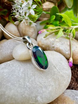 The highly valued and loved Opals of the Australia can too be seen in the darker shades mainly black. The deep colors can too be seen like the darker tone of gray, green and blue. Black Opal Aside from its appealing look, it is speculated as the gem nugget that magnetize the luck in the life. The uplifting energies of this enthralling gem profuse light in the internal aura to root out the feeling of distress from the emotional heart and the intellectual torso.