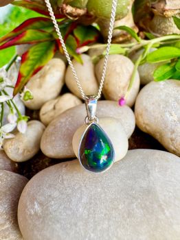 The highly valued and loved Opals of the Australia can too be seen in the darker shades mainly black. The deep colors can too be seen like the darker tone of gray, green and blue. Black Opal Aside from its appealing look, it is speculated as the gem nugget that magnetize the luck in the life. The uplifting energies of this enthralling gem profuse light in the internal aura to root out the feeling of distress from the emotional heart and the intellectual torso.