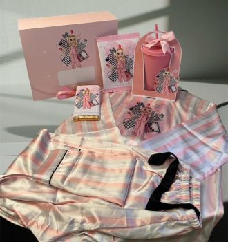 Personalised Makeup Theme Pyjamas Gift Set
gift sets includes:
Satin Pyjamas, Giftbox, Galaxy bar, filled treat packet and cold cup