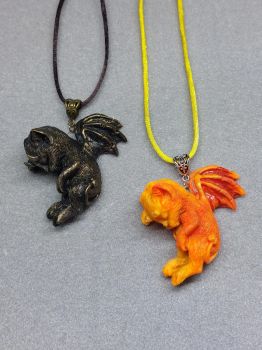 Devil kittens made with: resin, mica powders and polyurethane dye.Available as:🌟 Ready to go (as shown on options)🌟 Custom MadePlease allow for some color difference
