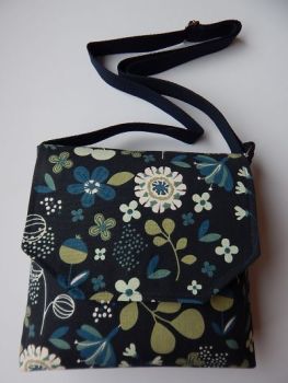 EACH GLÉASTA BAG IS DESIGNED AND HANDMADE IN IRELAND IN MY HOME STUDIO. A GLÉASTA BAG IS A GENUINE ORIGINAL CREATION PRODUCED IN LIMITED QUANTITIES.
