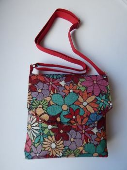 EACH GL&Eacute;ASTA BAG IS DESIGNED AND HANDMADE IN IRELAND IN MY HOME STUDIO. A GL&Eacute;ASTA BAG IS A GENUINE ORIGINAL CREATION PRODUCED IN LIMITED QUANTITIES.