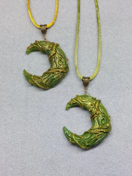 Crescent Moon Pendant wrapped with Magic Roots - Ready 2 Go or Custom Made - Resin Cast Charm Necklace - Bewitched Jewelry Art to Wear
Available as:
- Ready to go (as picture Shown)
or
- Custom Made
🌙 Allow for some color difference
🌙 If custom made chosen, let me know here, from the last picture which colors you would like it made with.