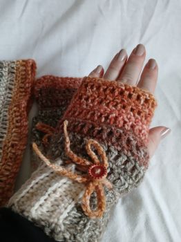 Fingerless gloves and headband.