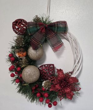 🎄✨ Light Up Your Holidays with Our Elegant Christmas Wreath! ✨🎄
Add a magical touch to your home this festive season with our Handcrafted Light-Up Christmas Wreath.
Featuring delicate glowing string orbs, sparkling white poinsettias, vibrant red berries, and a charming bird ornament, this wreath brings warmth and elegance to any door or wall.
💫 Features:
Soft, warm LED lights for a cozy festive glow
High-quality materials for long-lasting use
Elegant red ribbon and natural pine details
Battery-operated for easy setup anywhere
🎁 Perfect for your home, office, or as a thoughtful holiday gift!
Size: 20-25cm
✨ Brighten your Christmas décor today — order yours now! ✨