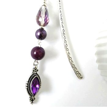 Handmade antique silver bookmark created with acrylic beads in purple, a faceted crystal glass, iridescent bead in purple and an antique silver framed glass bead in purple.. a beautiful unique bookmark… a gift to yourself or to someone special… this bespoke piece arrives in a pretty organza bag, and has free shipping!