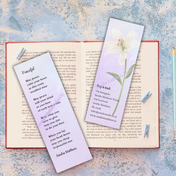 Peaceful Poetry Bookmark with tassle.&nbsp; Thoughtful gift. 6" x 2" 400 gsm.&nbsp;&nbsp;
Tassle colours may vary.
Encouraging original verse from Irish poet, Sandra Matthews.