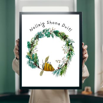 Bring a little piece of Ireland into your home with this beautifully hand-painted print featuring a cute sleeping bee in a Christmas wreath, with Irish Text 'Happy Christmas To You'
&nbsp;It will make a perfect gift for to grace any home abroad or closer to home 🐝❄️🎄☘️