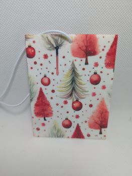 Why You&rsquo;ll Love Them:These air fresheners make holiday gifting simple! Beautiful, bright Christmas designs are already printed just add your favorite scent, hang, and enjoy instant seasonal cheer.
Perfect For:Stocking stuffersHoliday gift sets
Secret Santa gifts
Add a splash of color, joy, and holiday fragrance with these charming ready-to-use Christmas air fresheners!
&nbsp;