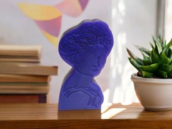 An artistic bar for timeless comfort. Let the pure scent of lavender and this beautifully sculpted design transform your shower into a calming, handcrafted escape.