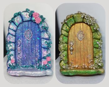 XL Fairy Door Flowery Stone Arch - 16cm - Ready 2 Go &amp; Custom Made - Ornaments 4 Outdoors Magic Pixy Dust Villa Enchanted Forest Wicca Fae
🍄 Made with resin, polyurethane dye, mica powders and acrylic paint.
🍄 Available as: Custom Made or Ready to go
This magical Fairy door is ideal for anyone who wants to let a little magic into their home.&nbsp;
16cm of a door with a flowery stone arch and an enchanting wooden door with a floral lock.
Would look beautiful against any wall or skirting board.
✨ Allow for some color difference
&nbsp;