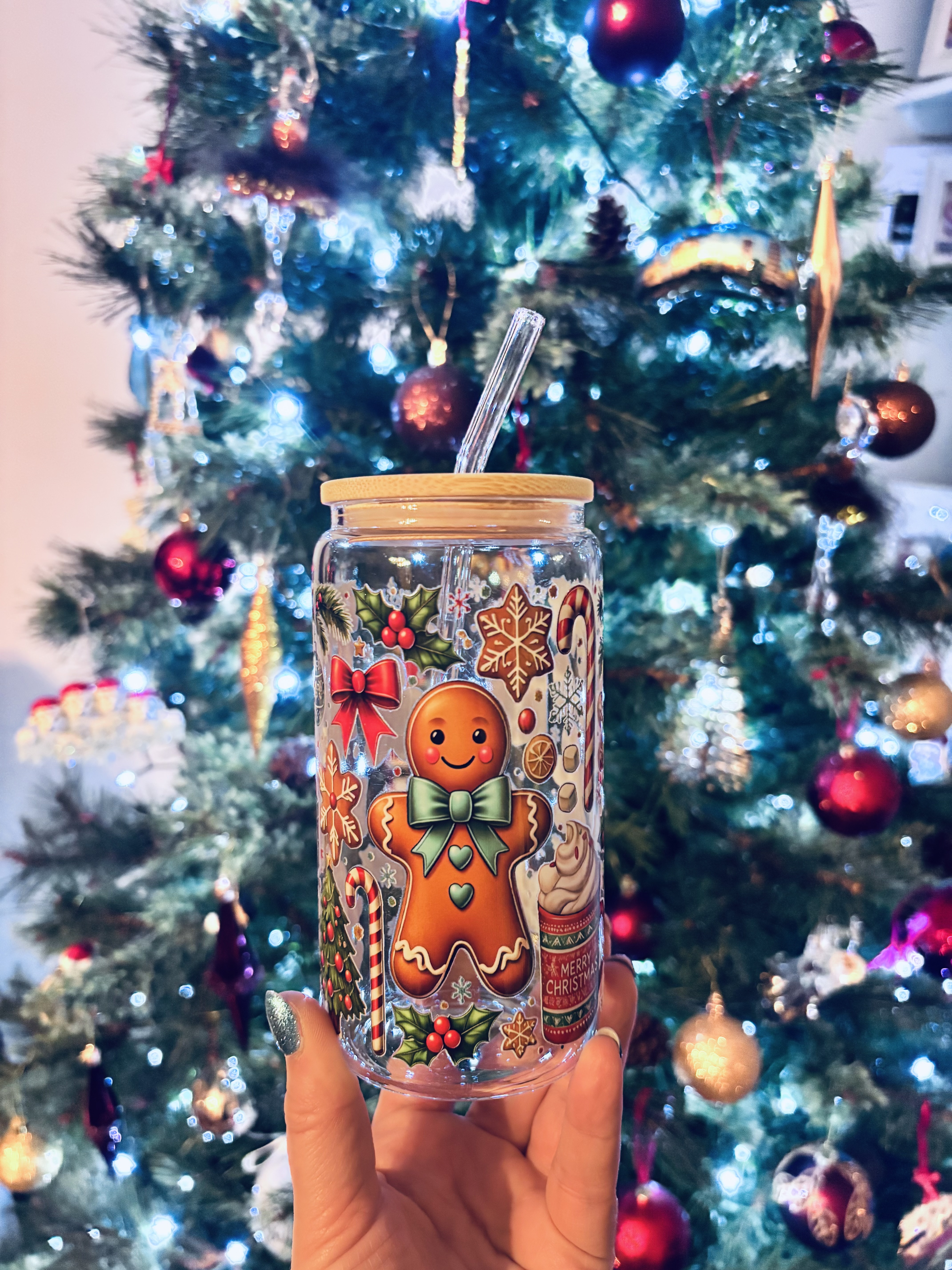 Sip your favourite festive drink in this adorable Gingerbread Man Christmas cup. Complete with a bamboo lid and reusable straw, it&rsquo;s a sweet and charming Irish-made gift for the holiday season.