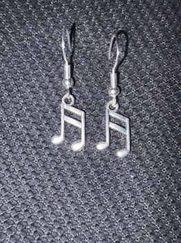 Musical quaver earrings with fish hook backs