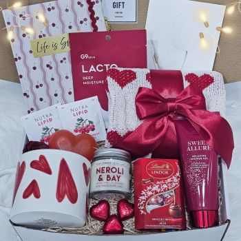 Surprise her this Valentine&rsquo;s Day with a beautifully curated Women&rsquo;s Valentine&rsquo;s Gift Box, designed to make her feel loved, appreciated, and truly special 💖