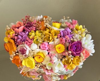 Large spring flowers bouquet 💐&nbsp;
Daffodils🌼
Snowdrops🌱
Tulips🌷
Crocuses🏵
Beautiful gift for birthday&nbsp;
Mother's day
St valentine's day