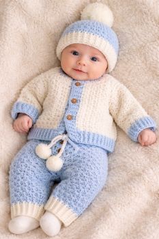Crocheted 3 piece baby set in blue and white&nbsp;
Age: 0-3 months&nbsp;