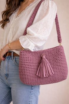 Crocheted handbag in dusty violet