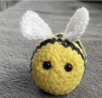 Small crocheted bee. It's completely handmade and homemade&nbsp;