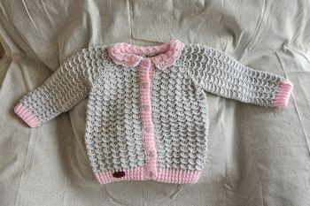 Crocheted kids cardigan&nbsp;
Age: 3-4 years