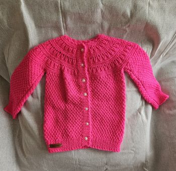 Crocheted kids cardigan&nbsp;
Age: 2-3 years
