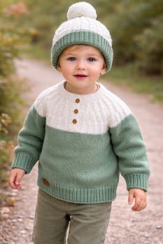 Crocheted kids set including hat and jumper
Age: 3-4 years