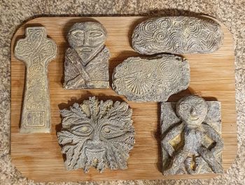 Magnetic Irish Heritage Pieces.
Choose from 6 iconic Irish artefacts.