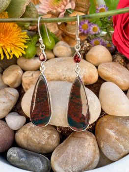 Hand made Blood Stone &amp; Garnet Sterling Silver Earrings
Metal: Sterling Silver
Gem: Blood Stone,&nbsp;Garnet
Earrings Size: 58mm x 12mm