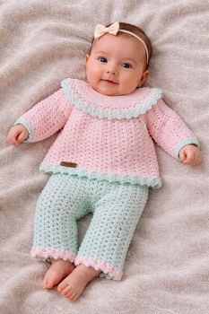 Crocheted baby 2 piece set
Size: 0-3 &amp; 3-6 months