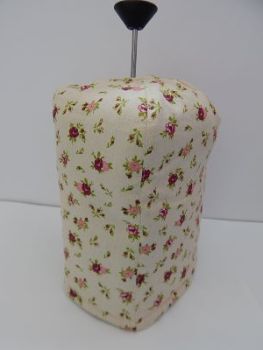 Keep your coffee warm with our cafetiere/french press cosy.
The cosy fits a standard 8 cup cafetiere 12" x 7" high / 31cms x 18cms high.
Matching tea cosy available.