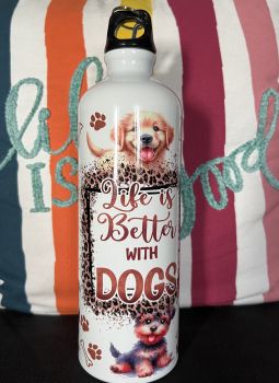 &nbsp;
Stay hydrated in style with this 800ml stainless steel water bottle featuring the &ldquo;Just a Girl Who Loves Dogs&rdquo; design. Includes a secure screw-top lid and handy carabiner clip&mdash;perfect for life on the go.