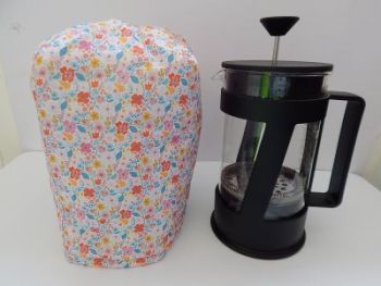 Keep your coffee warm with our cafetiere/french press cosy.
The cosy fits a standard 8 cup cafetiere 12" x 7" high / 31cms x 18cms high.
Matching tea cosy available.
