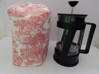 Keep your coffee warm with our cafetiere/french press cosy.
The cosy fits a standard 8 cup cafetiere 12" x 7" high / 31cms x 18cms high.
Matching tea cosy available.