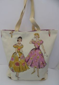 EACH GL&Eacute;ASTA BAG IS DESIGNED AND HANDMADE IN IRELAND IN MY HOME STUDIO. 
A GL&Eacute;ASTA BAG IS A GENUINE ORIGINAL CREATION PRODUCED IN LIMITED QUANTITIES.