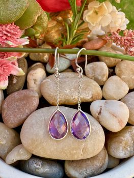 Pear Drop Amethyst bezel set Sterling Silver Chain Earrings
Metal: Sterling Silver
Gem: Rose De France Amethyst
Stone Size: 14mm x 10mm
Earrings Height: 50mm
Birthstone: February