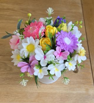 🌸 Handmade Scented Soap Flower Bouquet 🌸
A stunning arrangement carefully handcrafted to create a gift that&rsquo;s both beautiful and long-lasting.
💙 Delicately scented soap flowers
💙 Stylish and unique design
&nbsp;
